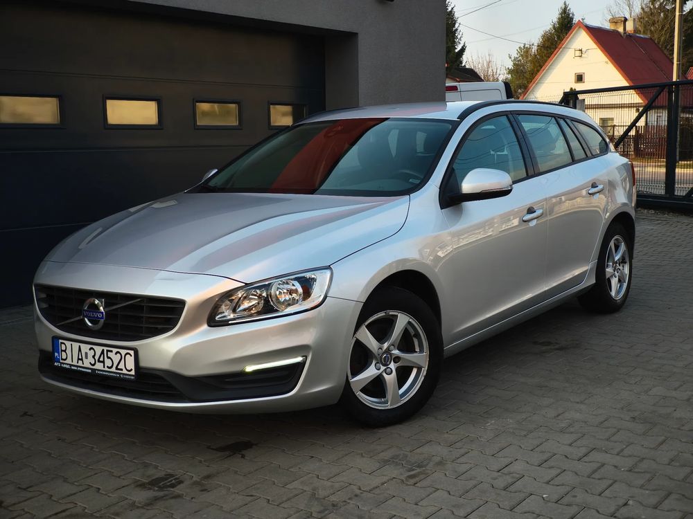 Volvo V60 I (2011-2018) D2 Drive-E Momentum 2018