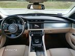 Jaguar XF 2.0 i4D AWD Prestige - 4