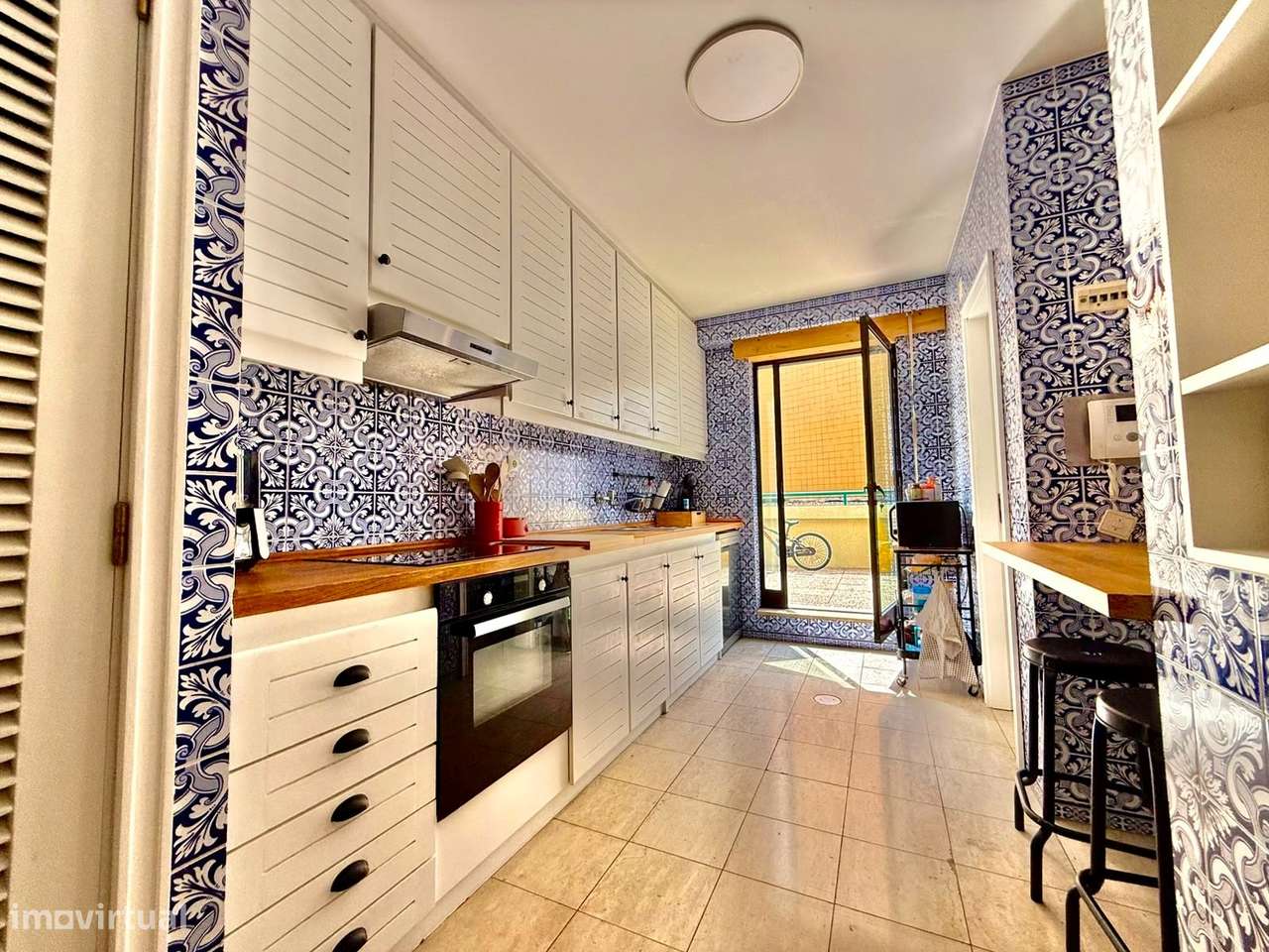 Apartamento T2 MOBILADO, no último piso, em Soares dos Reis!-9