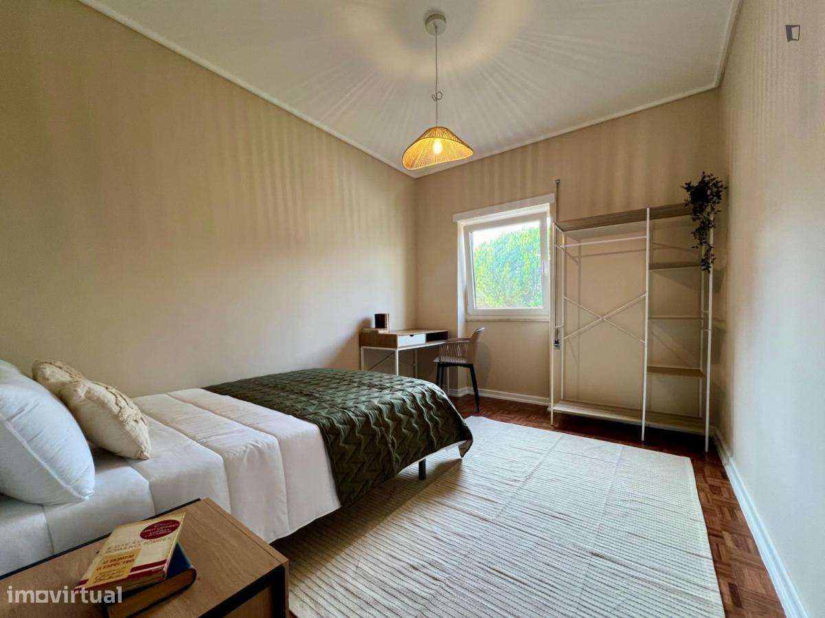 Quarto - localizado em Norton de Matos Coimbra - Grande imagem: 5/9