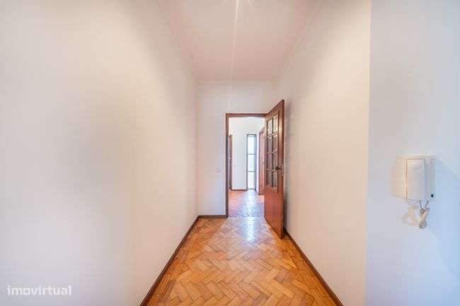Apartamento T3 Remodelado em Guimarães-20