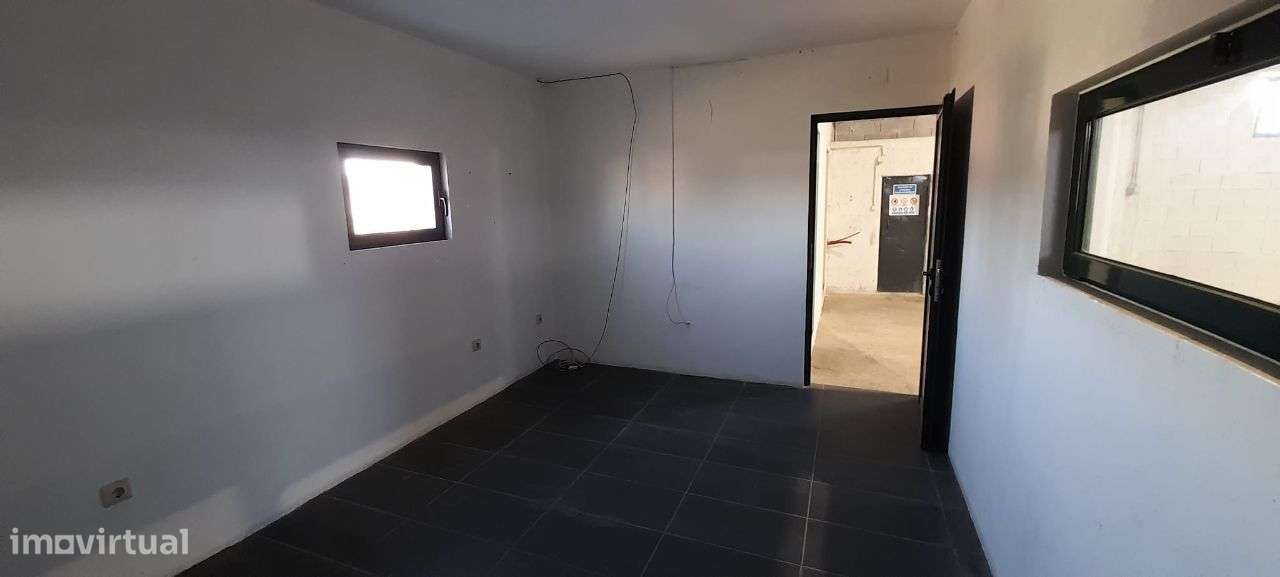 Armazém em Mundão - Grande imagem: 5/10