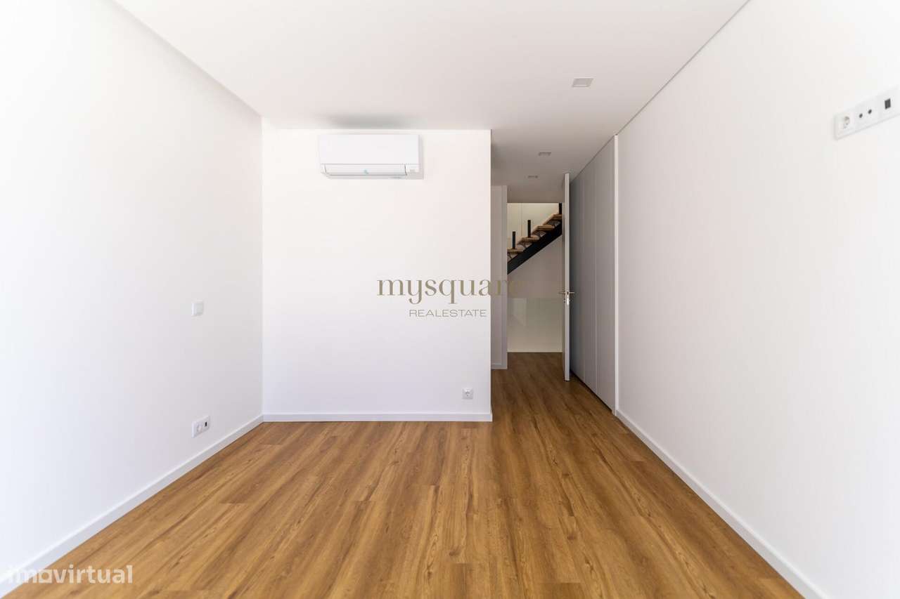 Moradia geminada T4 - Canidelo, Gaia-26