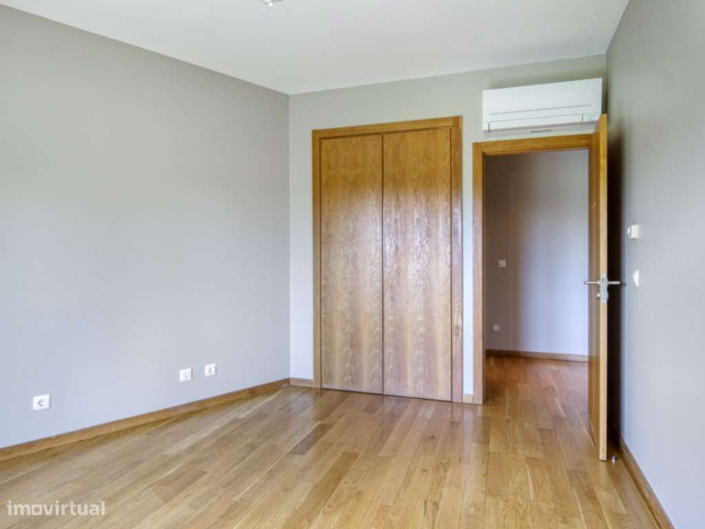 T3 com Box 2 carros e grande varanda - Colinas do Cruzeiro, Odivelas-23