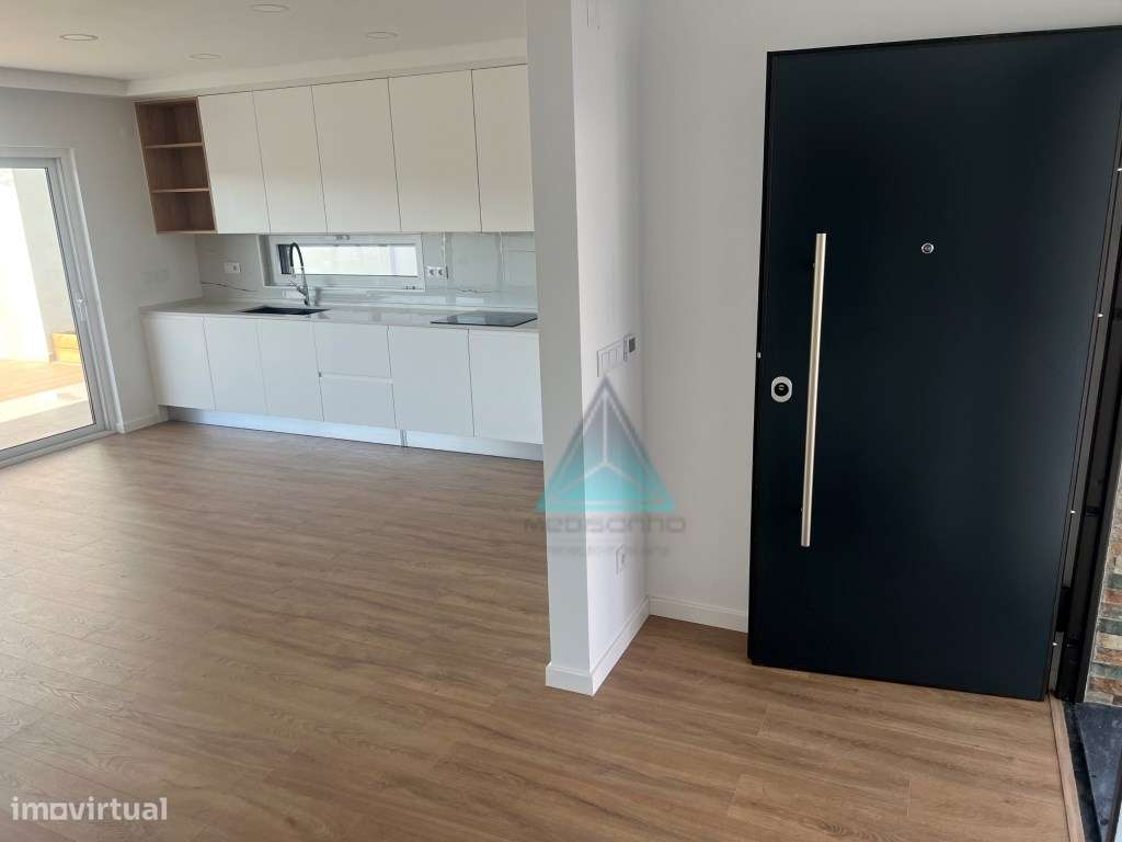 Moradia geminada T4 com excelentes acabamentos Quinta do Desembarga...-11