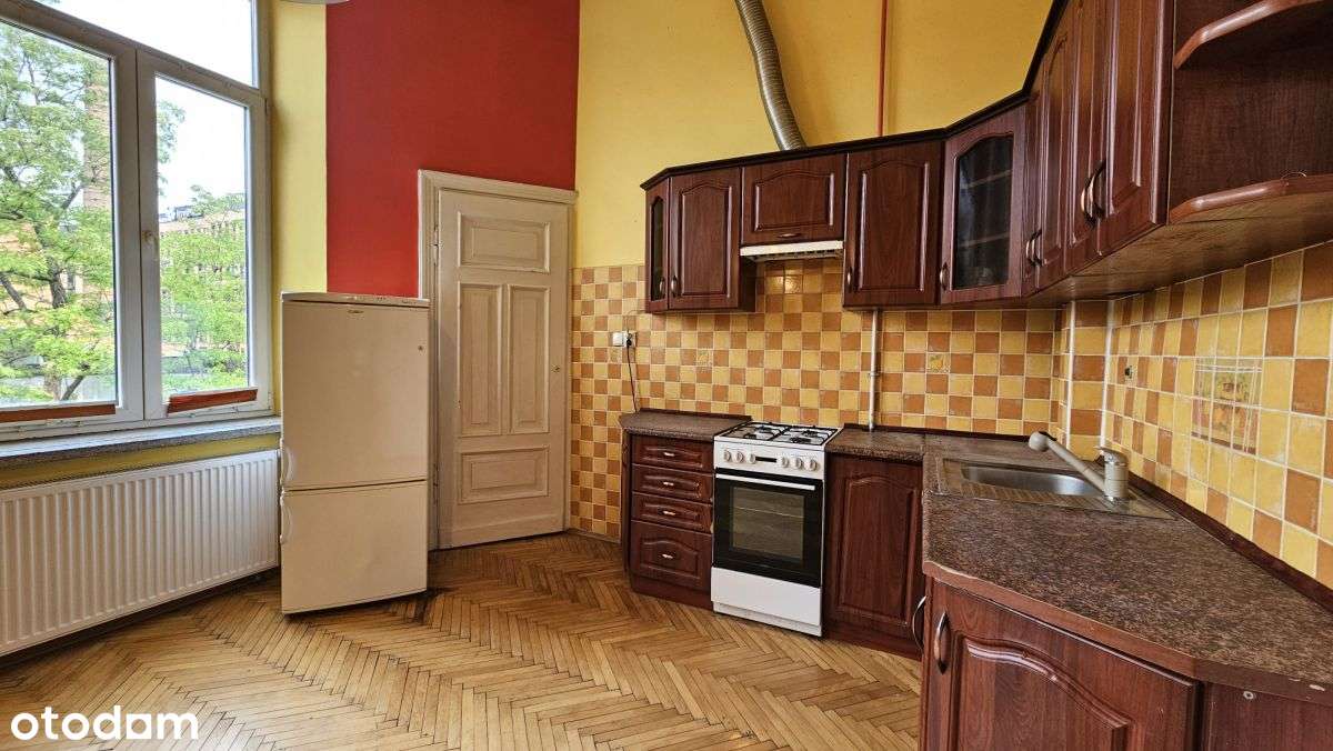 390 cm wysokość | 48m2 | Koneser | Kamienica-11