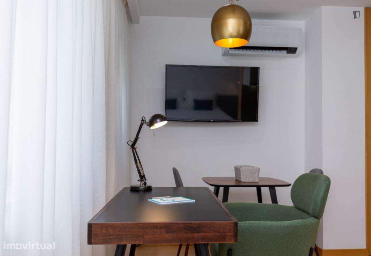 Estúdio - localizado em Paranhos Porto - Grande imagem: 5/13