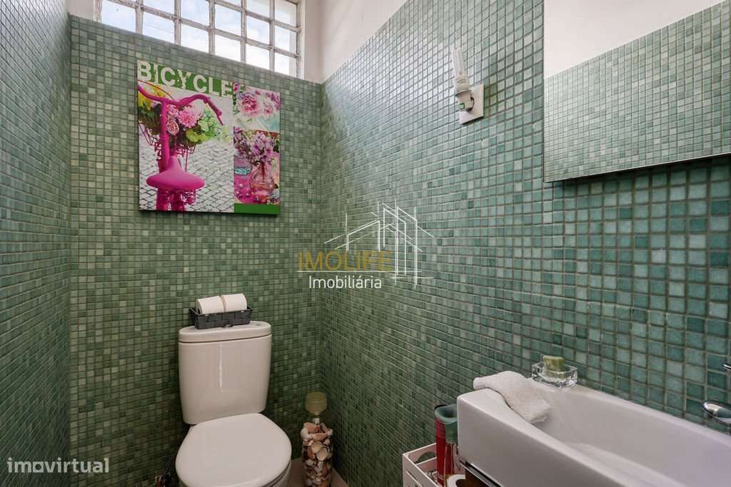 Excelente Moradia com dois pisos no centro do Vimieiro-15