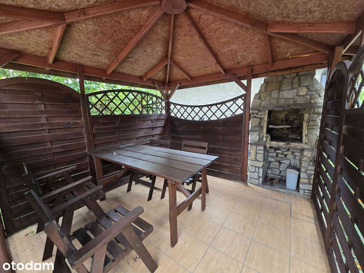 Połowa bliźniaka  wraz z działającym  biznesem-4