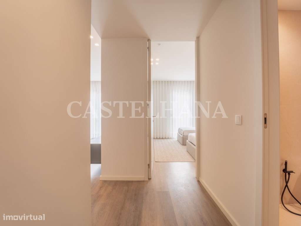 Apartamento T1 com garagem inserido em novo empreendimento da cidad... - Grande imagem: 4/68