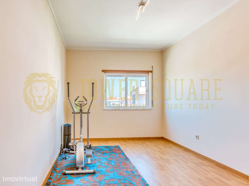 Apartamento T3 com arrecadação em Corroios-11