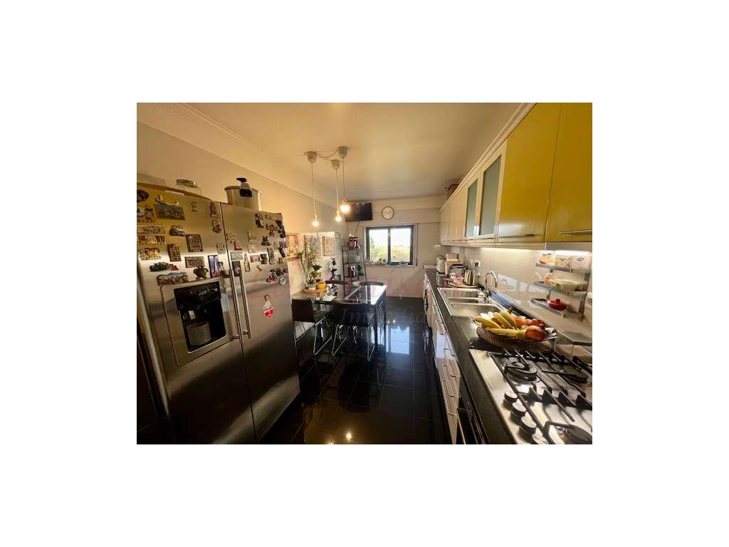 Apartamento T4 no Infantado-21