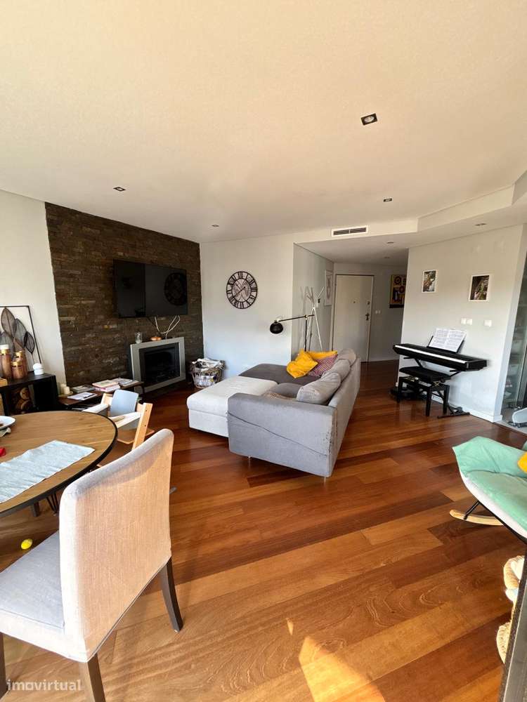 T2 com 2 varandas, cheio de luminosidade e acabamentos modernos - Grande imagem: 4/24