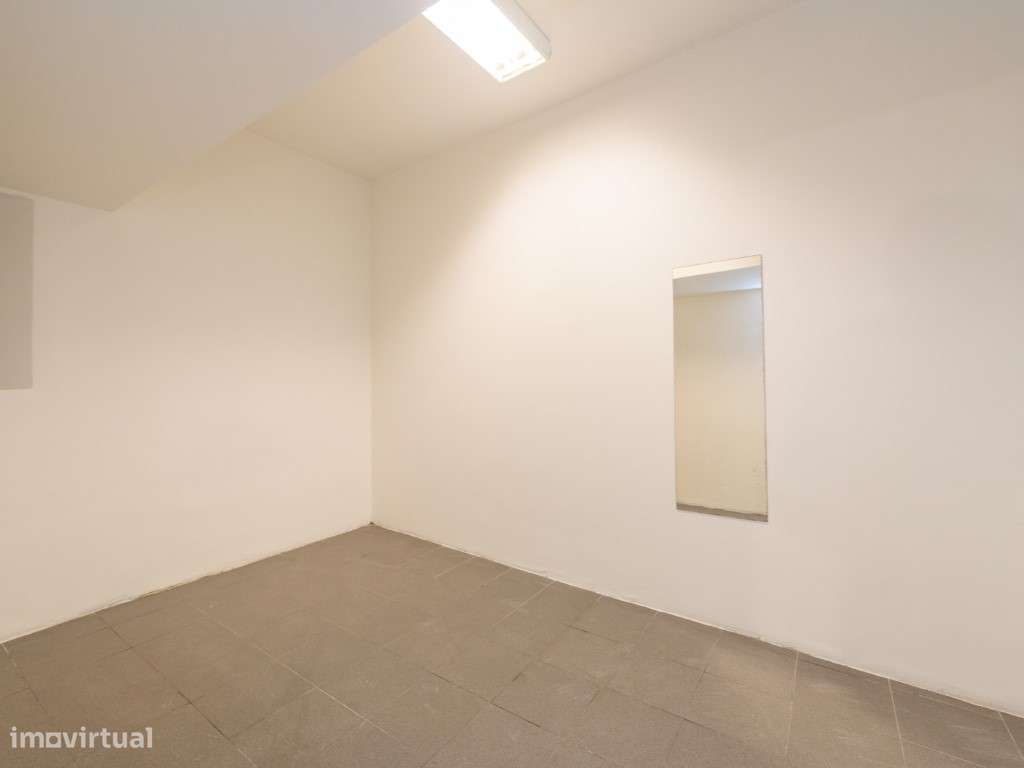 Loja para Investimento ou Comércio - Falagueira, Amadora-7