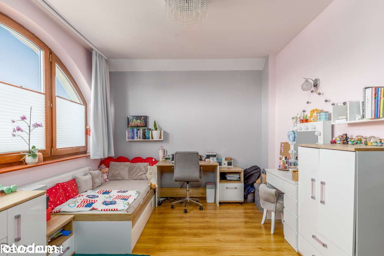 Duży nowoczesny piękny dom-13