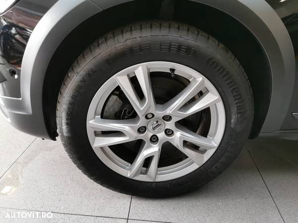 Volvo V90 Cross Country D5 AWD Geartronic Pro - 5