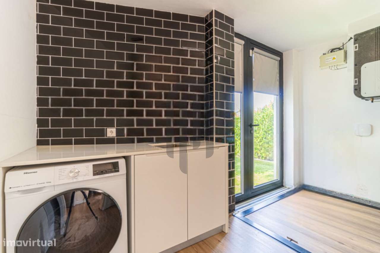 Moradia Térrea T4 independente na Maia-26