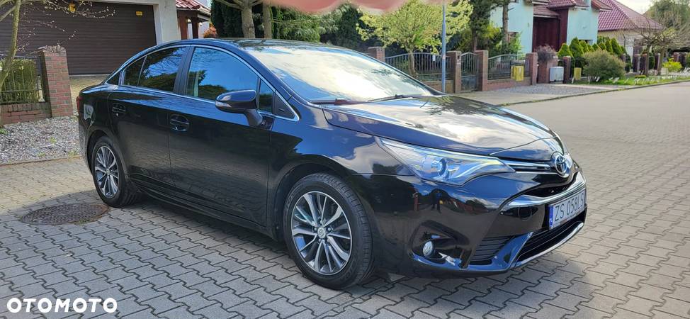 Toyota Avensis 1.8 Premium - 9