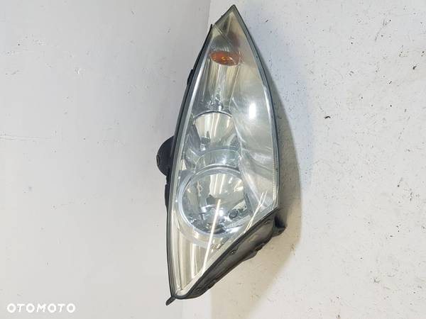 LAMPA PRAWA PRZEDNIA LIFT FORD FOCUS MK1 LIFTING - 1