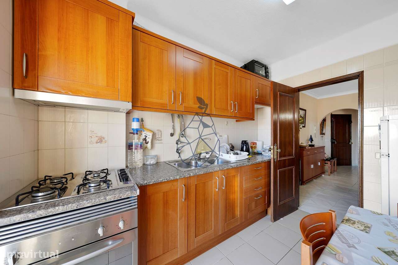 Apartamento T2 virado a Sul , com Garagem na Vila Rosa - Portimão-8
