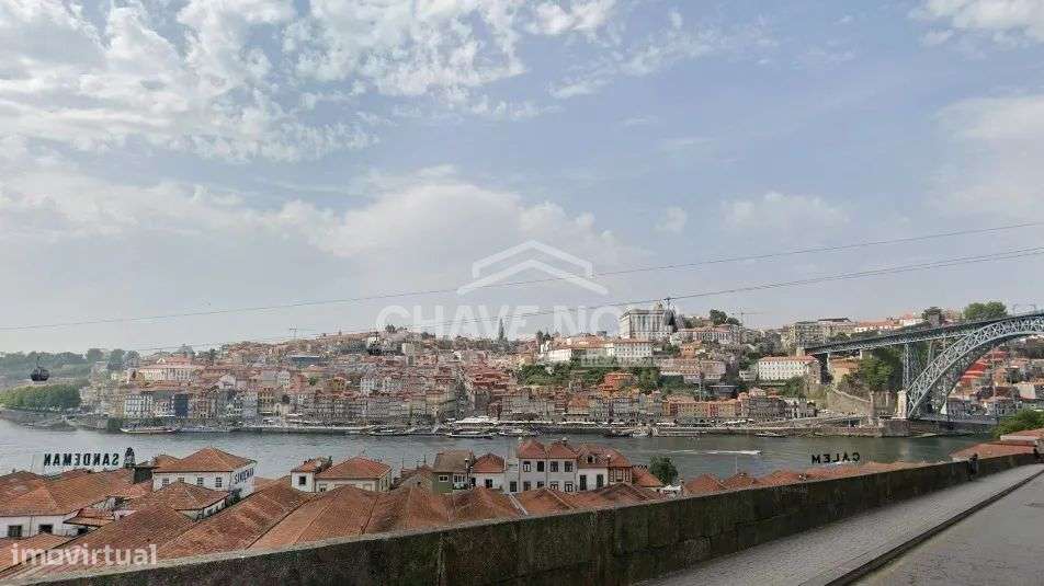 Apartamento Junto ao Douro c/Licença AL & Estação General de Torres-12