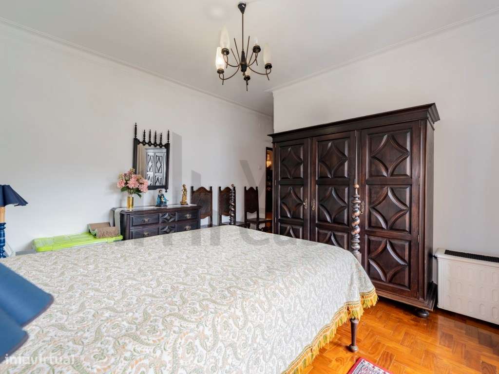 Vende-se T6+1 Braga À Av. Liberdade-21