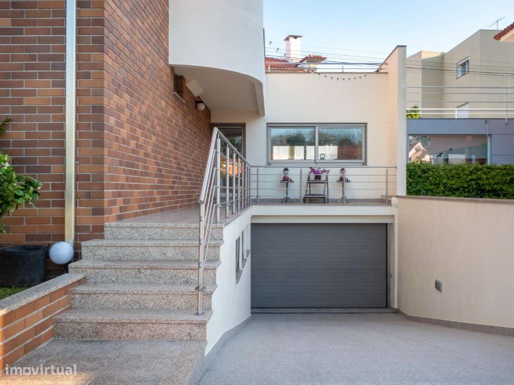 Moradia T6 com piscina em Viana do Castelo-21