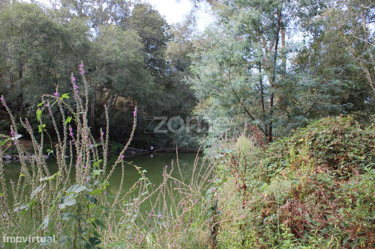 Um espaço de lazer ao lado do Rio - Grande imagem: 3/28