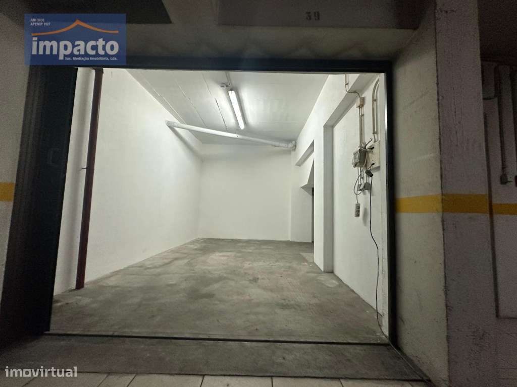 LOJA PÓVOA DE SANTA IRIA, RC e 1 Piso e garagem, possibilidade de t...-7