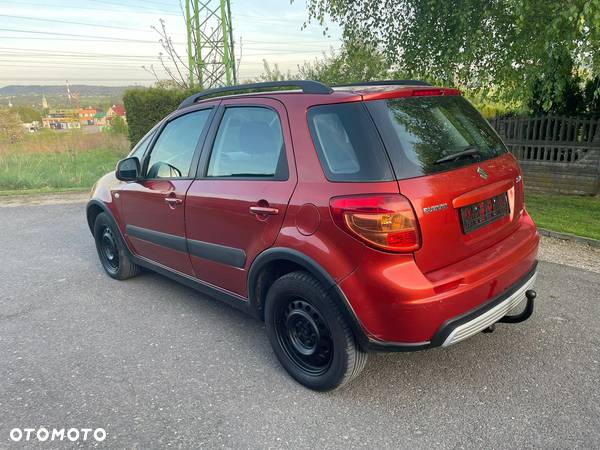 Suzuki SX4 1.6 VVT 4x4 Comfort - 2