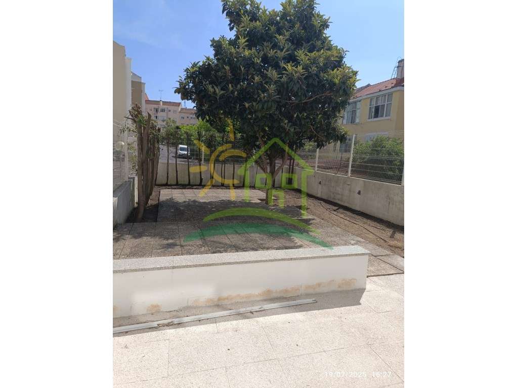 Apartamento T1 Tot. Remodelado Olival Basto Terraço 80m2-21