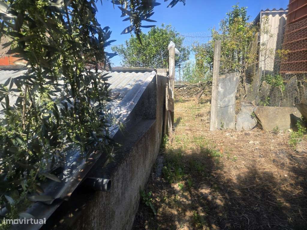 Moradia com T2 + T1 a 5 min da Praia Fluvial de Azenhas d'El Rei-12