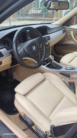 BMW Seria 3 320d - 4