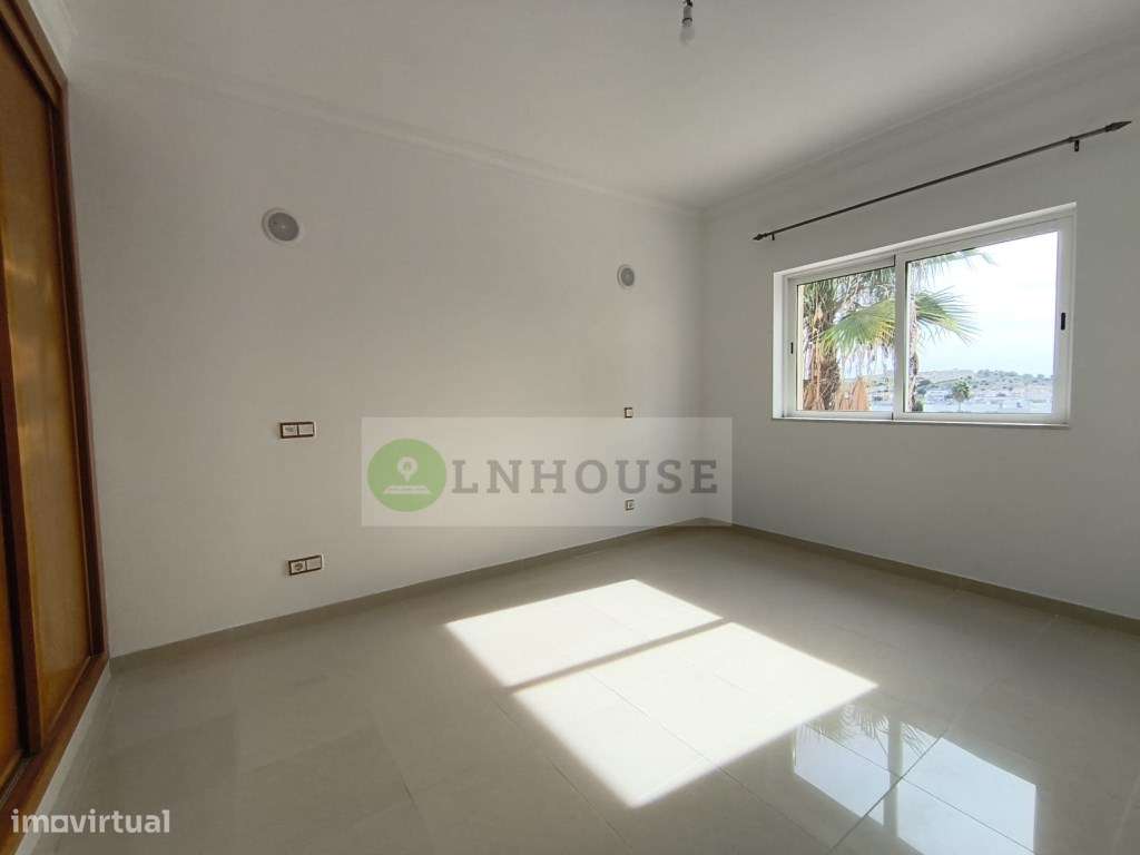 Moradia T4 com piscina e garagem - Castro Marim-19
