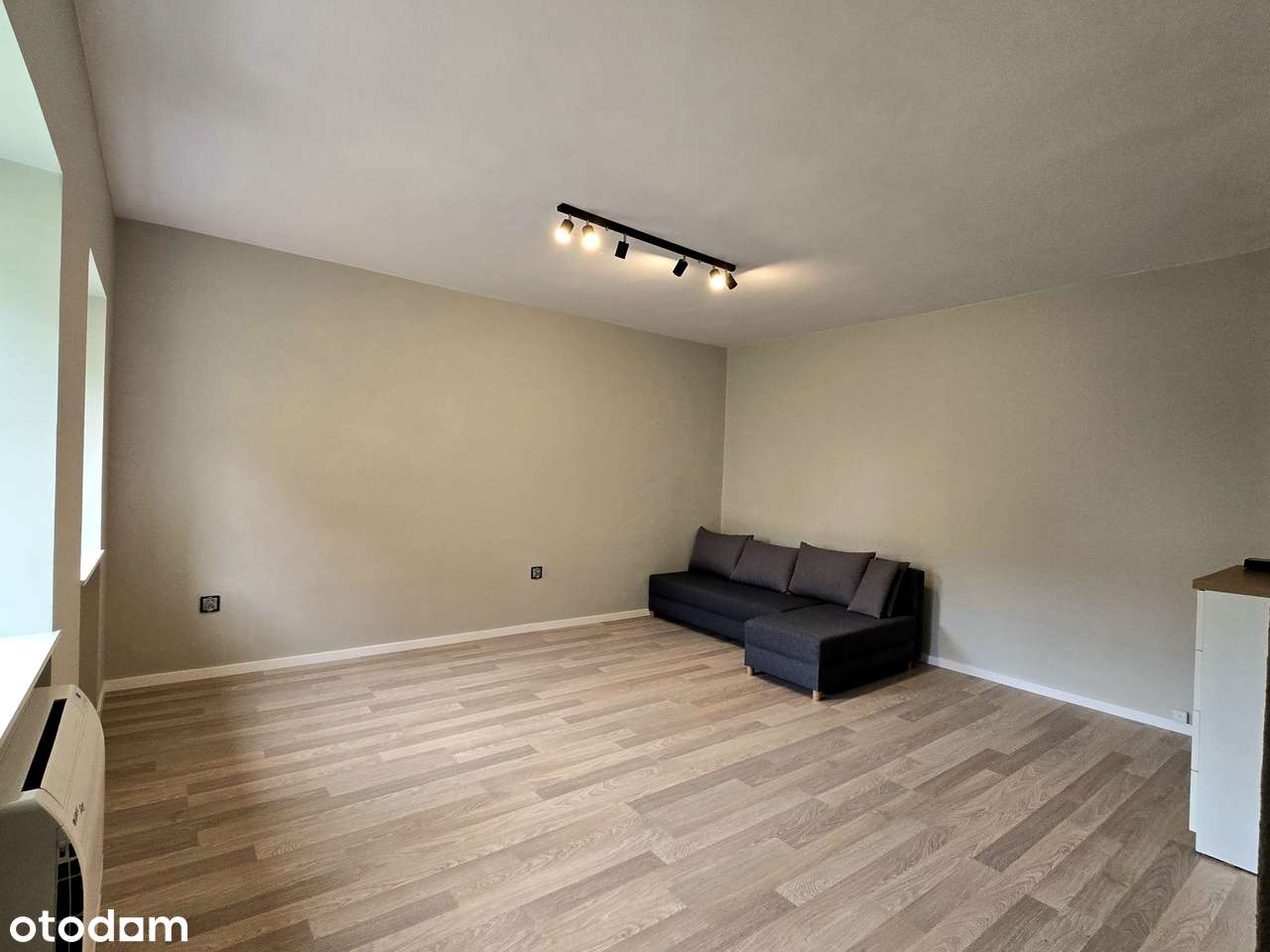 ładna kawalerka po generalnym remoncie - Pełny obrazek: 5/10