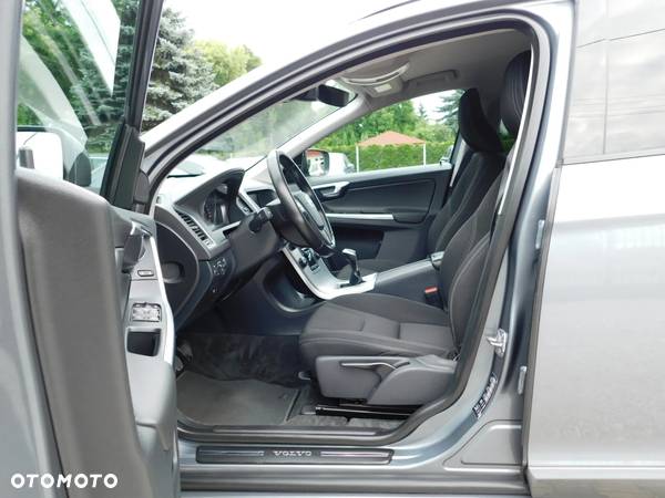 Volvo XC 60 D3 Momentum - 6