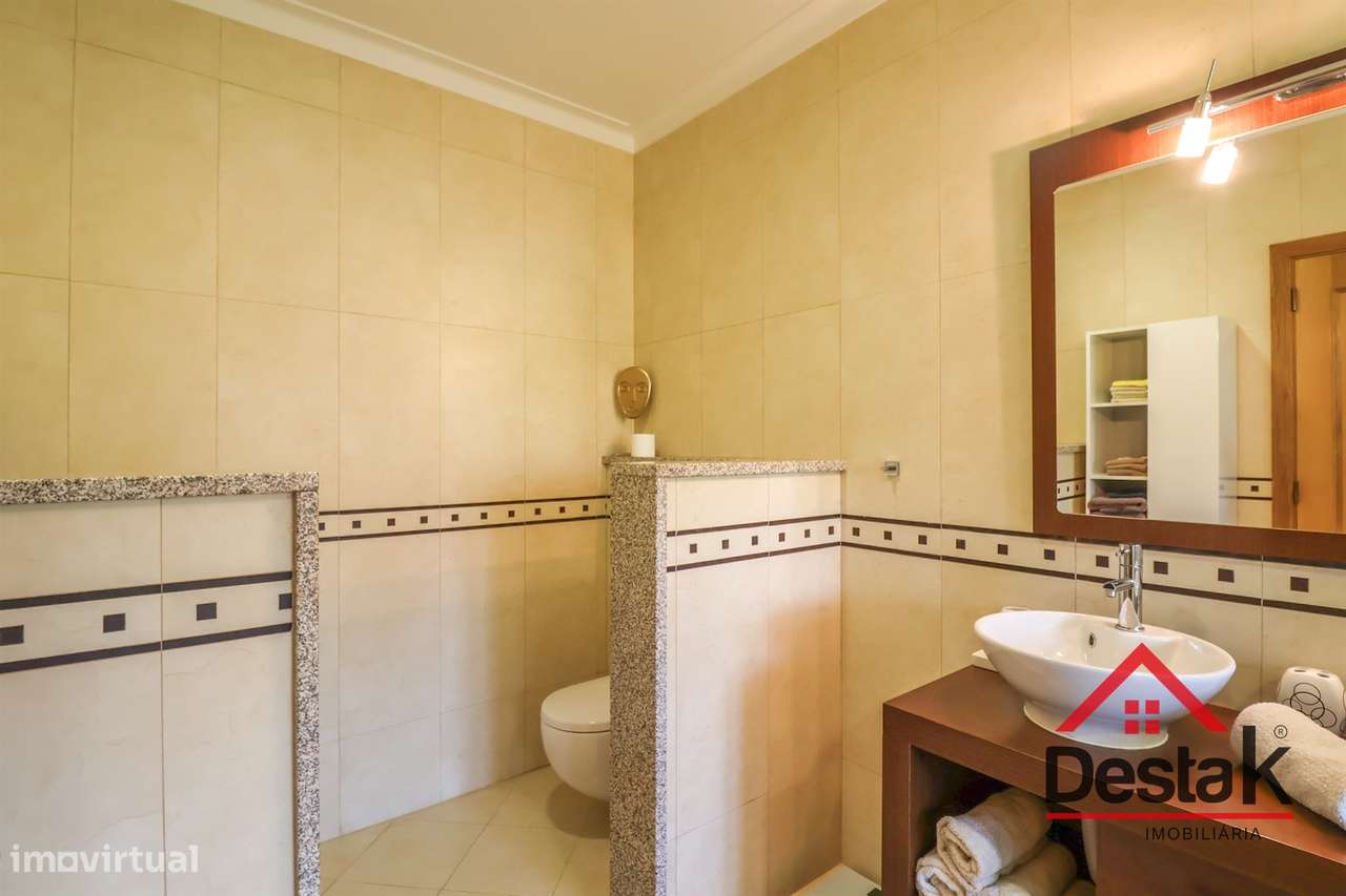 Fantástica Moradia isolada V4 em Lordosa, Viseu-27