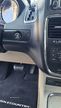 Chrysler Town & Country 3.6 Limited - 10