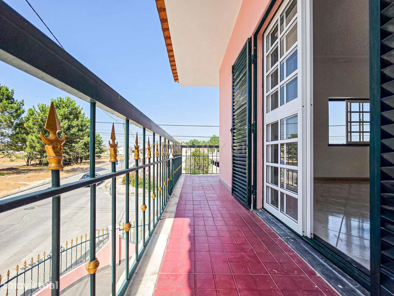 Moradia T3 + Loja em Fernão Ferro, Seixal - Oportunidade Única!-40