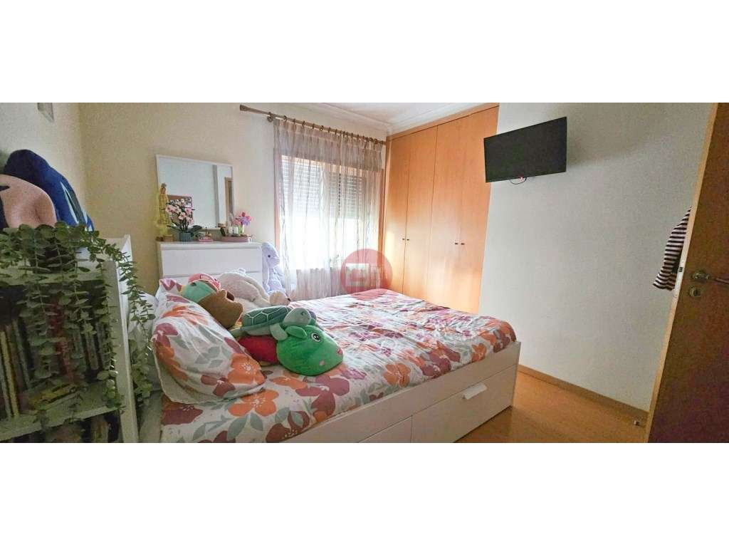 T2 no Talvai, Vila Nova de Famalicão | 2 Lugares de Garagem + Arrumo-13