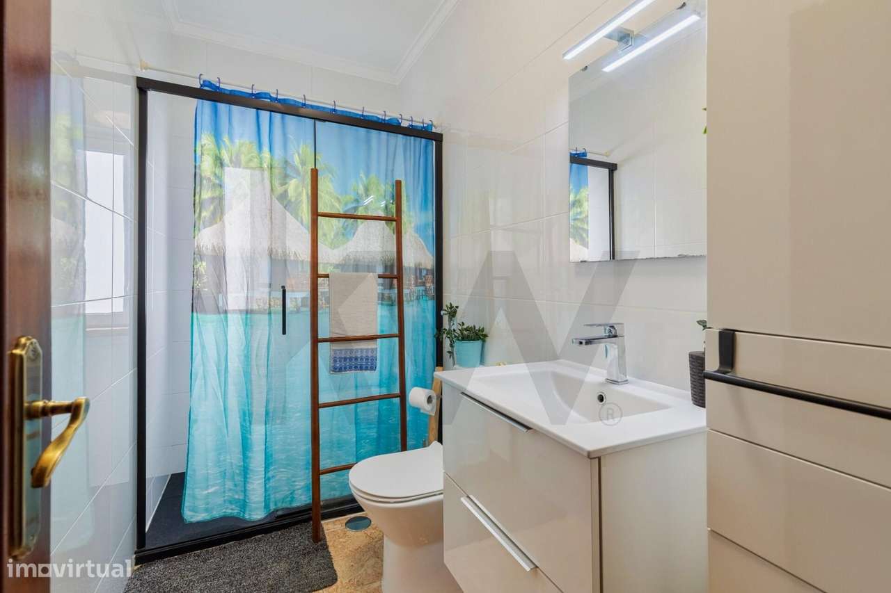 Moradia T3+2 com Piscina e Cave Independente — Quinta do Conde-15