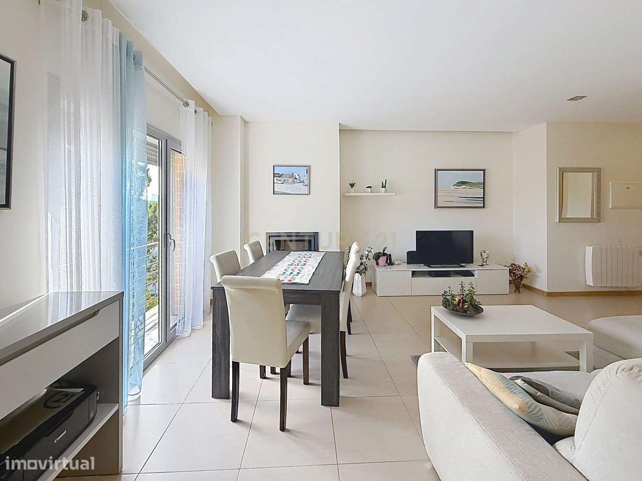 Apartamento T2 com varanda e garagem fechada na Nazaré.-3