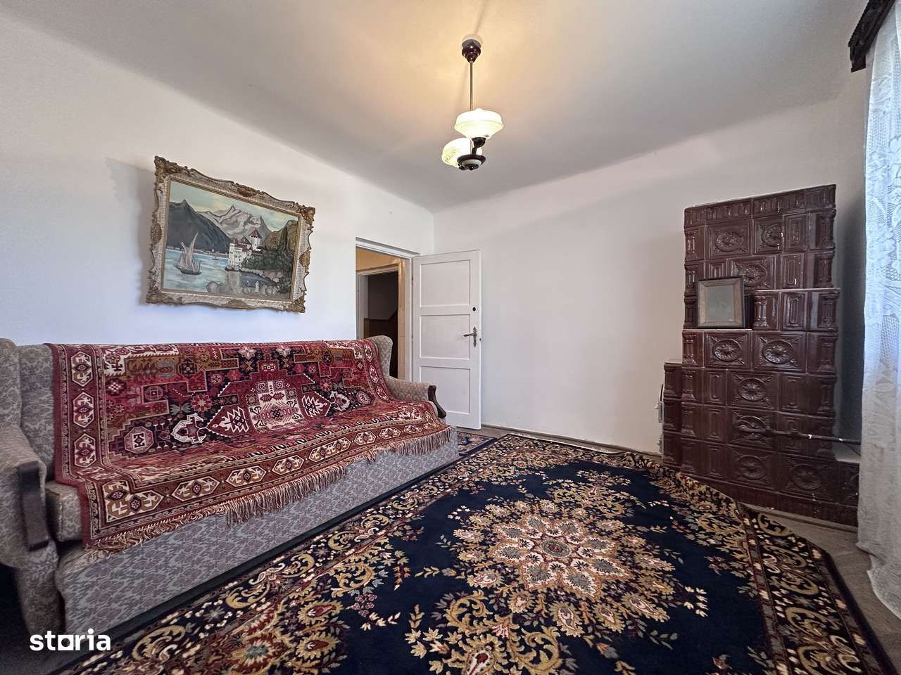 Vanzare casă cu potențial rezidențial și comercial în Pucioasa -441 mp-10