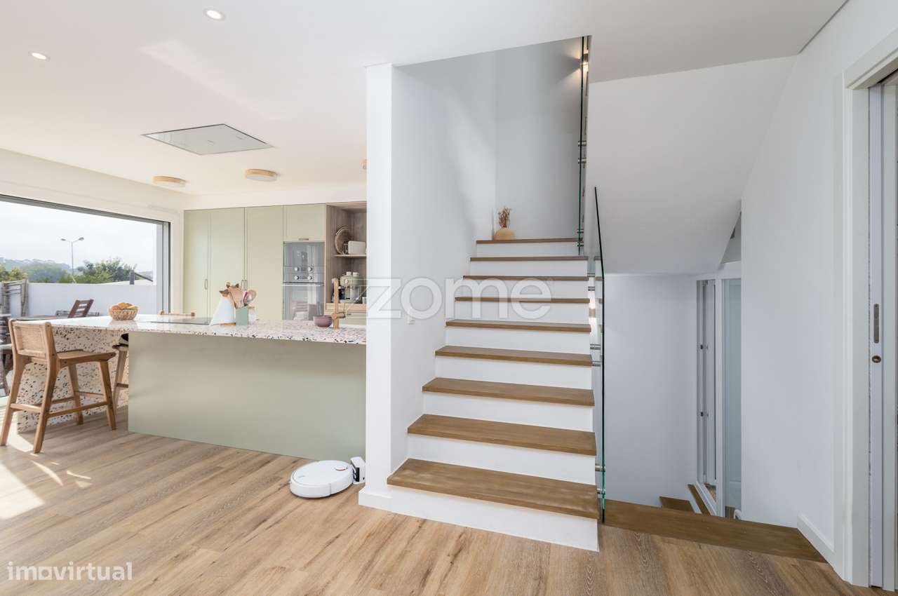 Moradia T3 com piscina na Sobreda-5