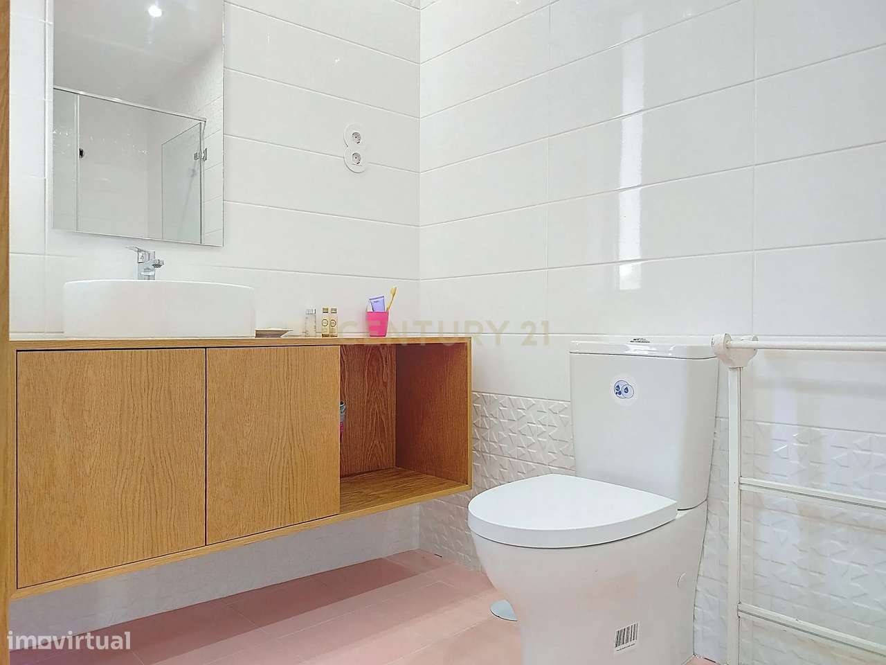 Apartamento revestido com capoto composto por 4 quartos com vistas par - Grande imagem: 5/26