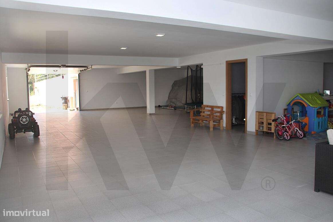 Moradia T4 - oportunidade de estilo de vida + investimento com potenci-48