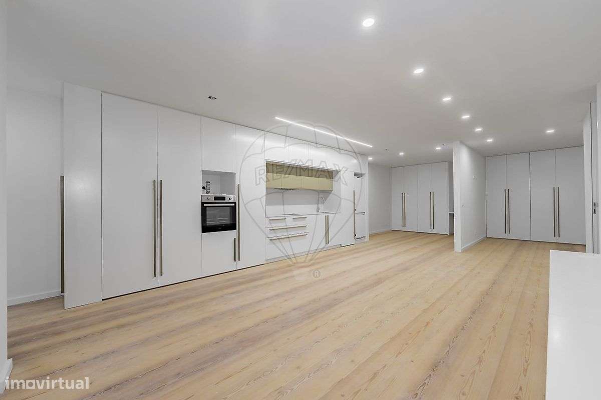 Apartamento T2 Renovado no centro histórico, Braga-5