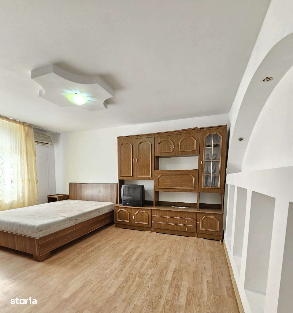 Apartament cu 3 camere , str. Mihai Eminescu, 70 mp