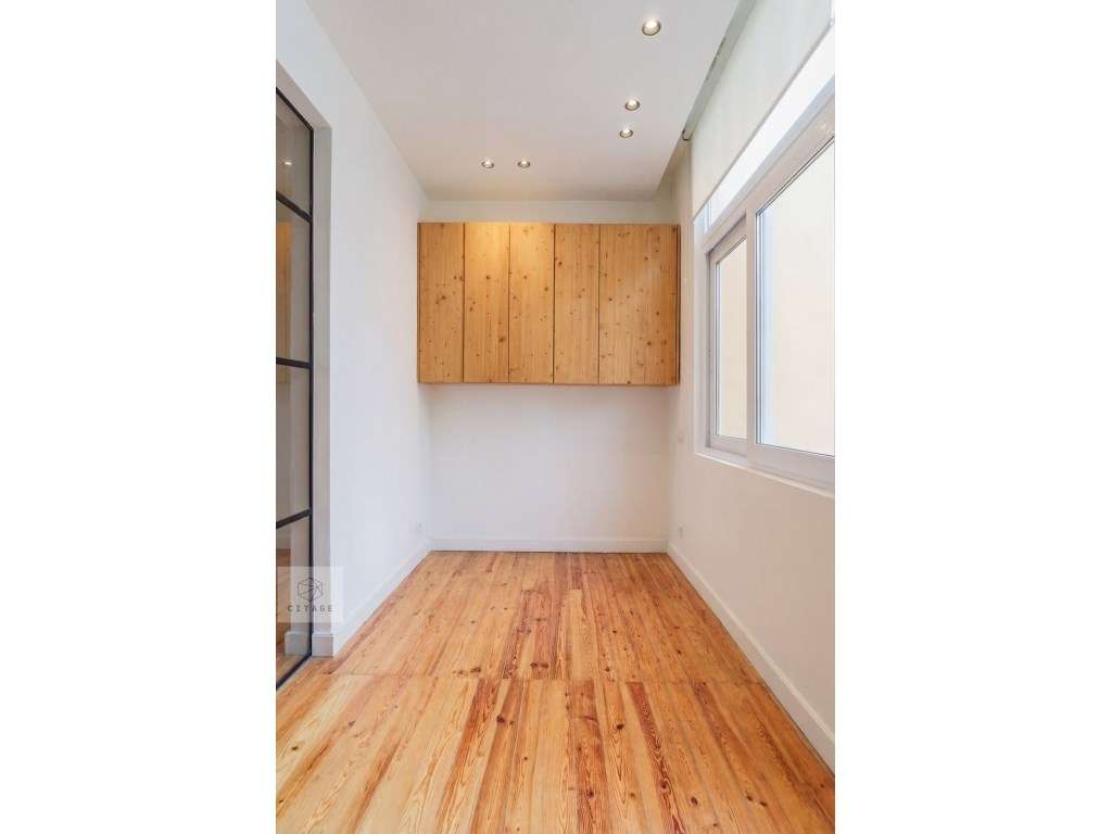 Apartamento T4 para venda Parque Eduardo VII-34