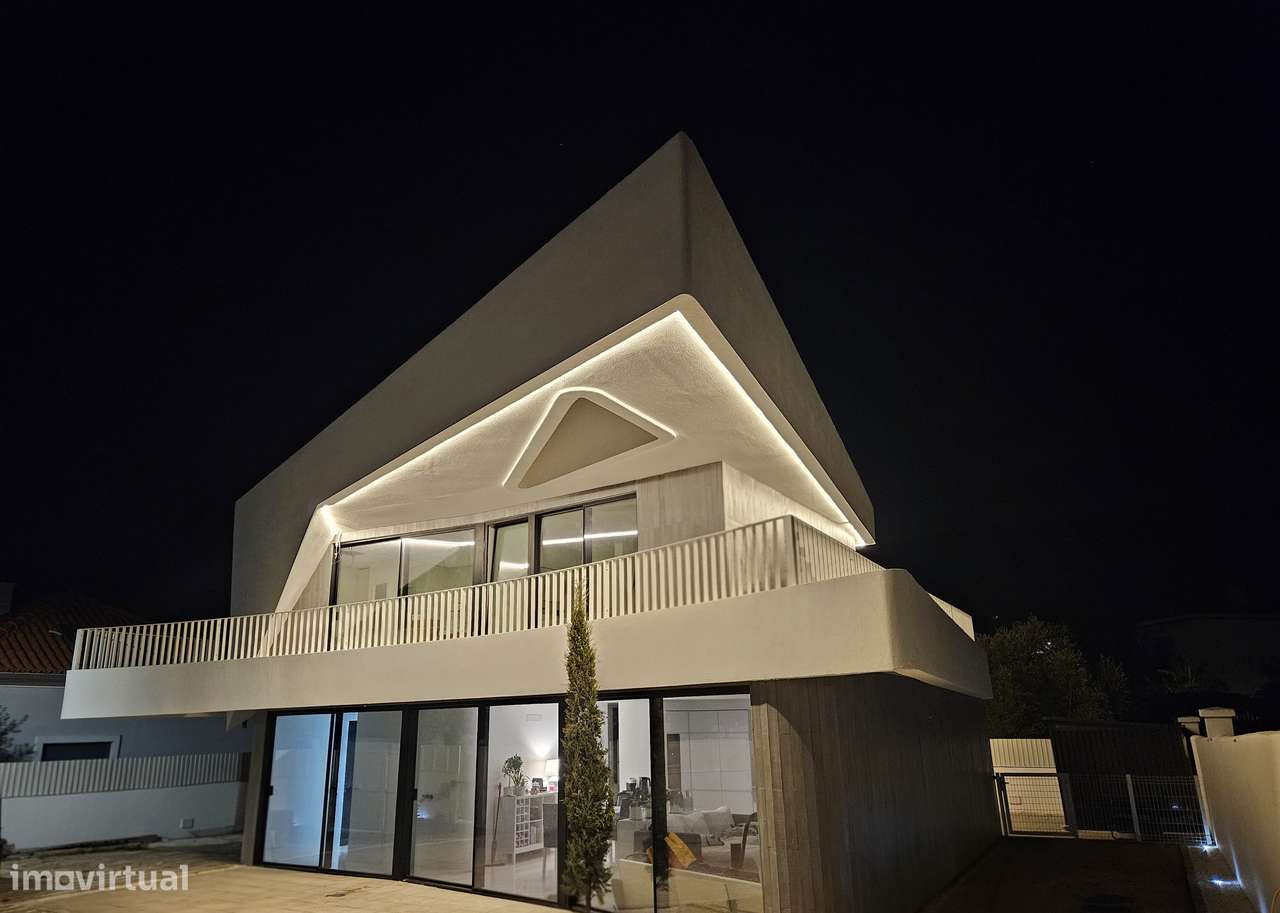 Moradia T3+1 em Palmela, em frente ao St Peter's School - Grande imagem: 2/12